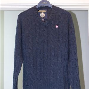 ABERCROMBIE & FITCH NAVY BLUE V-NECK SWEATER